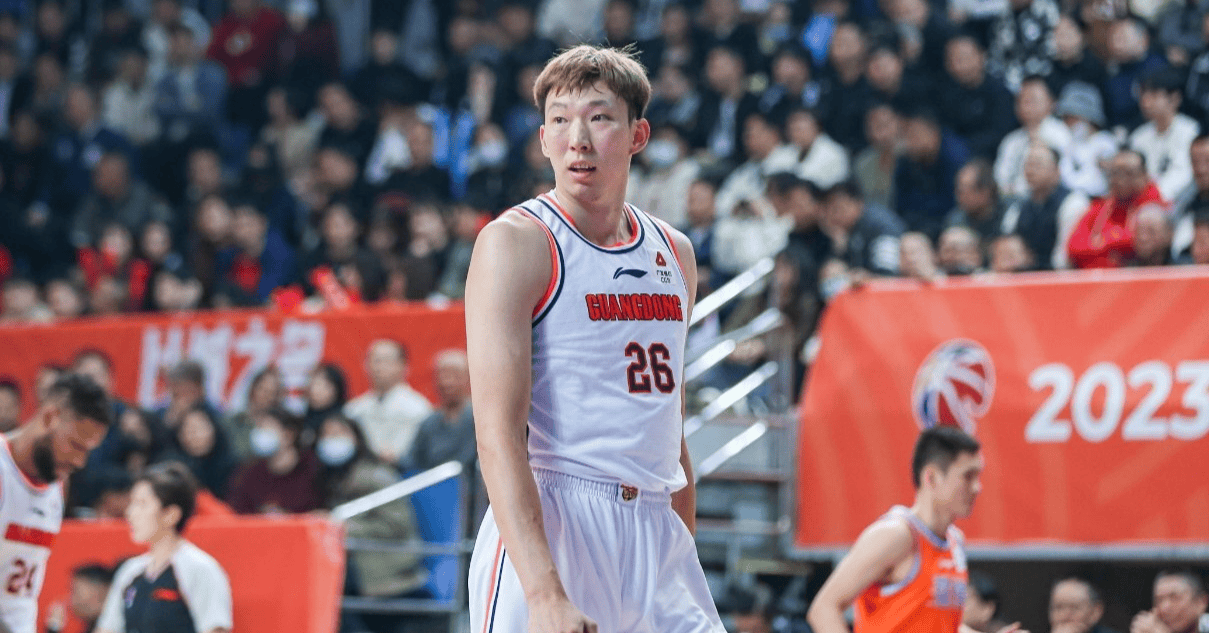 CBA重磅交易，周琦加盟北京！广东被迫套现 赵睿换一年使用权+现金