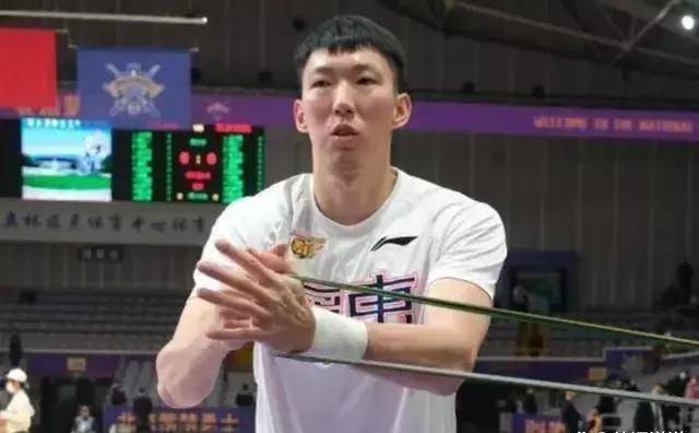 终于尘埃落定！周琦被交易到北京，广东男篮收获现金！