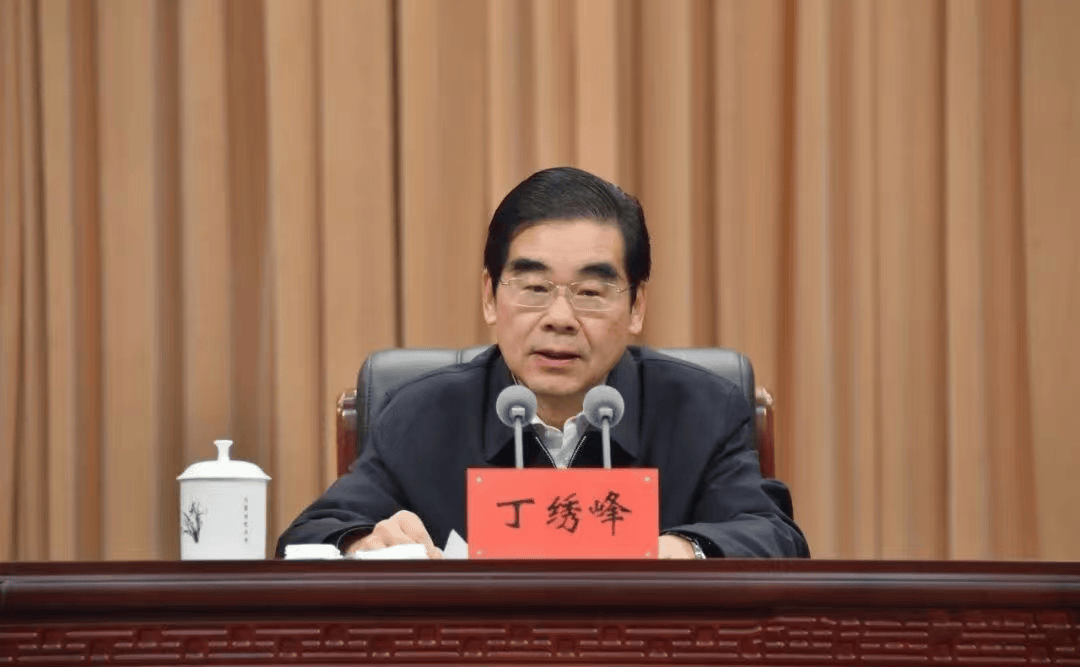 内蒙古自治区党委常委郑宏范、丁绣峰，当选新职