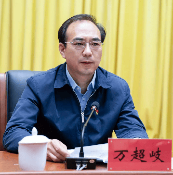 内蒙古自治区党委常委郑宏范、丁绣峰，当选新职