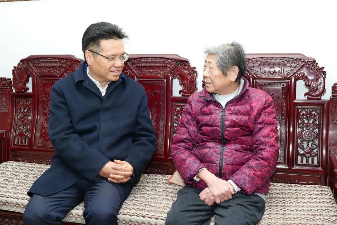 王剑锋走访看望老同志