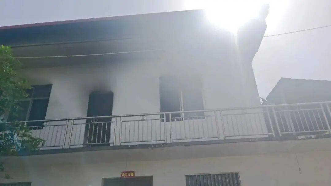 这个充电坏习惯，可能酿成大祸！已有人被送进ICU……