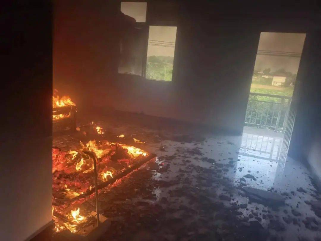 这个充电坏习惯，可能酿成大祸！已有人被送进ICU……